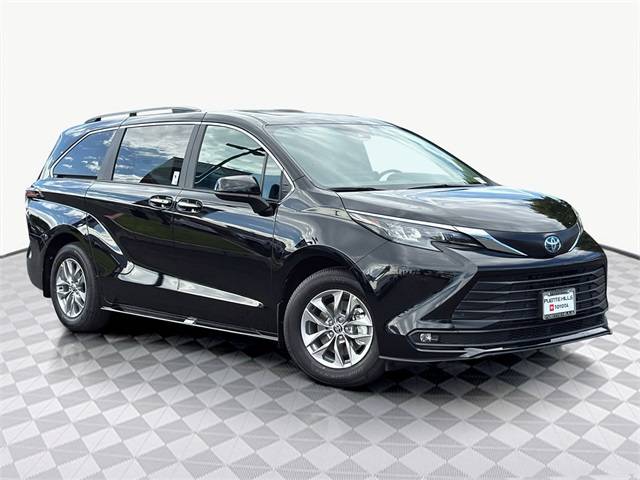 2025 Toyota Sienna XLE
