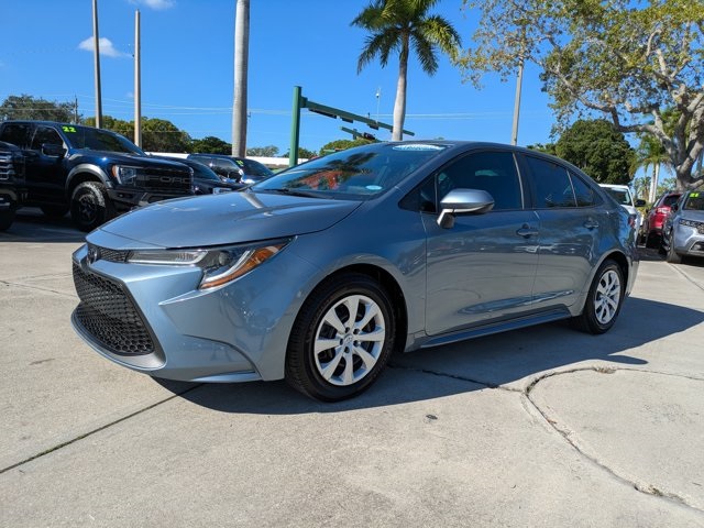 2021 Toyota Corolla LE photo 4