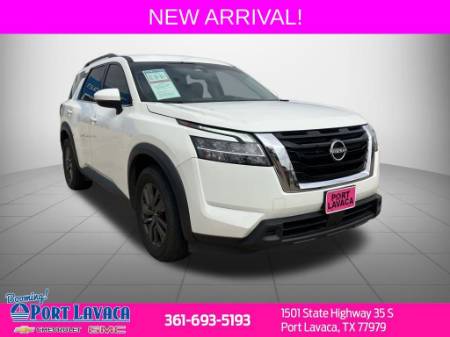 2022 Nissan Pathfinder SV
