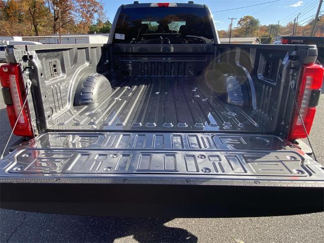 2026 Ford F-350 Lariat photo 4