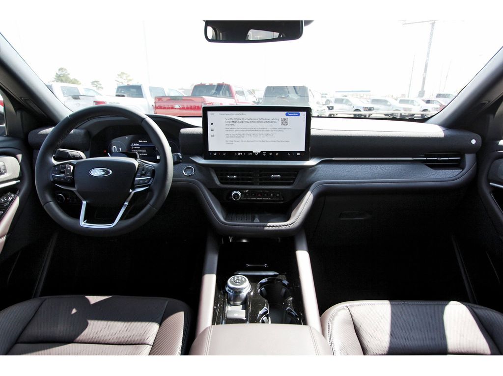 2025 Ford Explorer Platinum photo 3