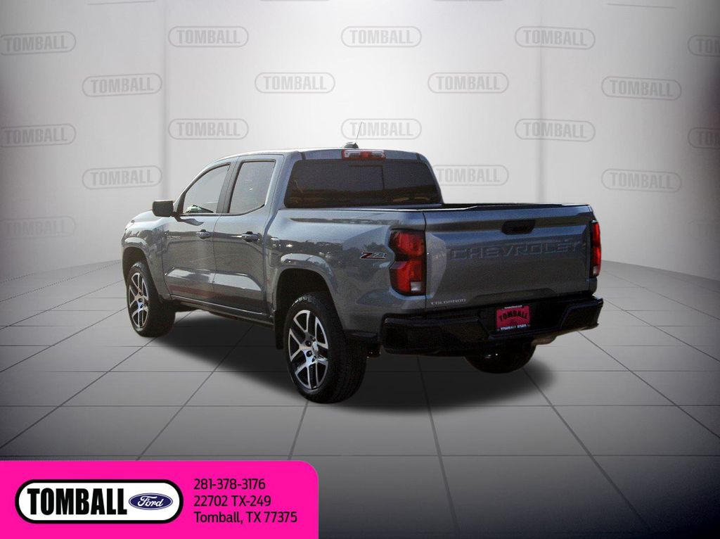 2023 Chevrolet Colorado Z71 photo 3