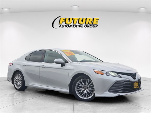 2020 Toyota Camry Hybrid XLE