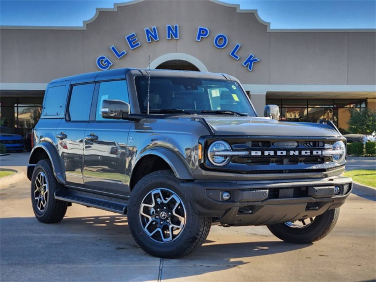 2025 Ford Bronco 4-Door Outer Banks's photo