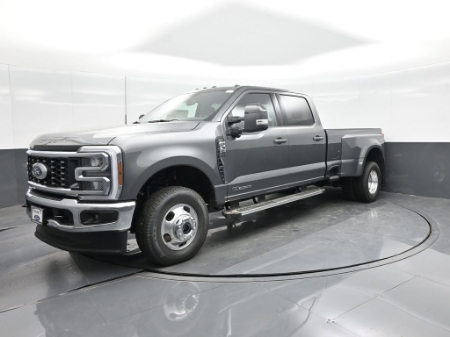 2026 Ford Super Duty F-350 DRW LARIAT