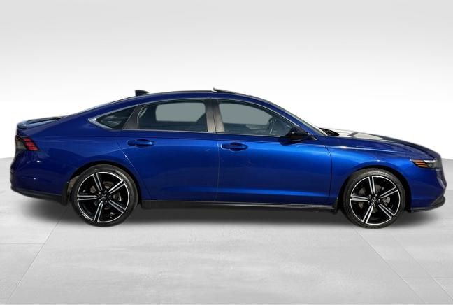 2023 Honda Accord Hybrid Sport photo 2