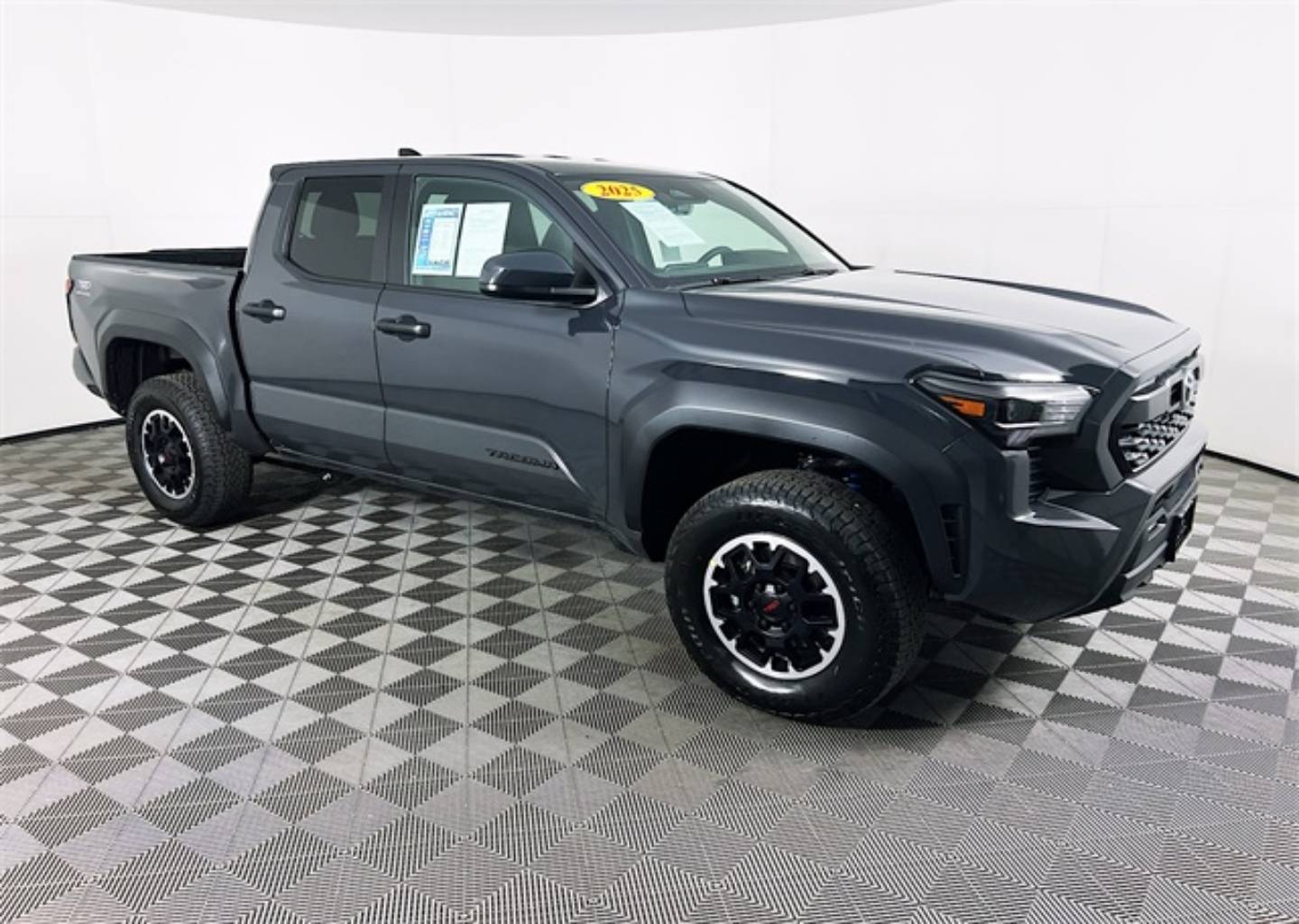 2025 Toyota Tacoma TRD Off Road's photo