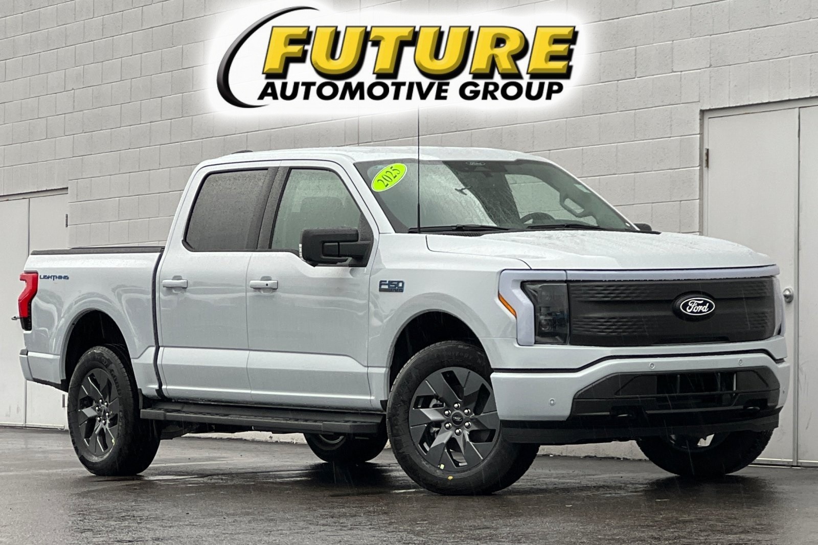 2025 Ford F-150 Lightning Flash's photo