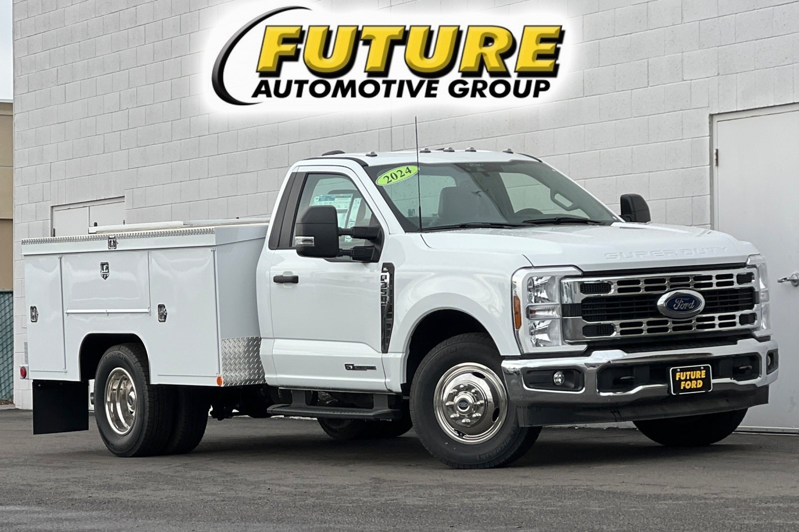 2024 Ford F-350 Super Duty Chassis Cab XL's photo