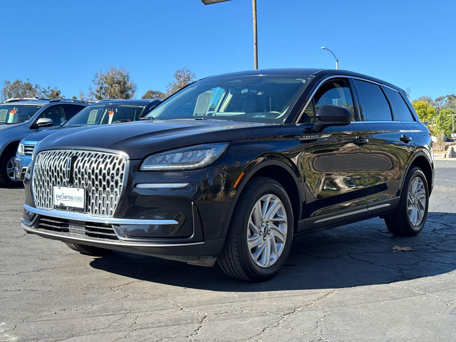 2023 Lincoln Corsair Standard photo 2