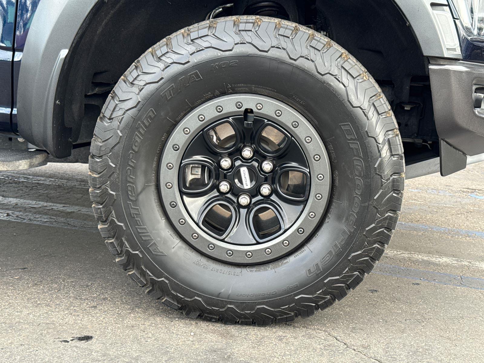 2023 Ford F-150 Raptor photo 4