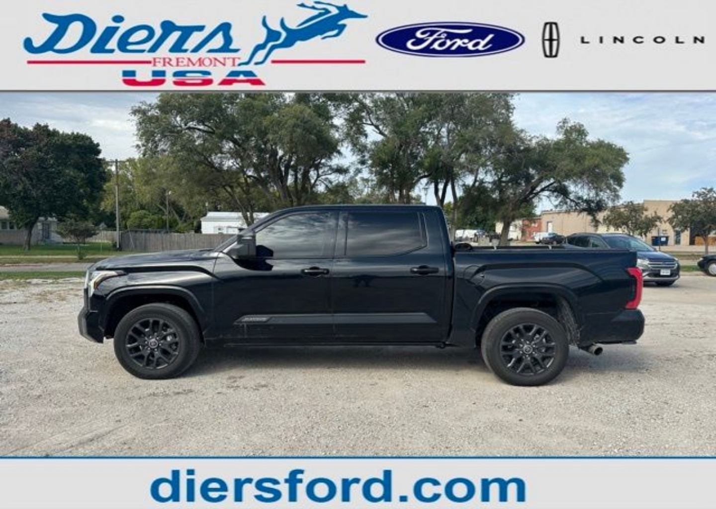 2023 Toyota Tundra Platinum's photo