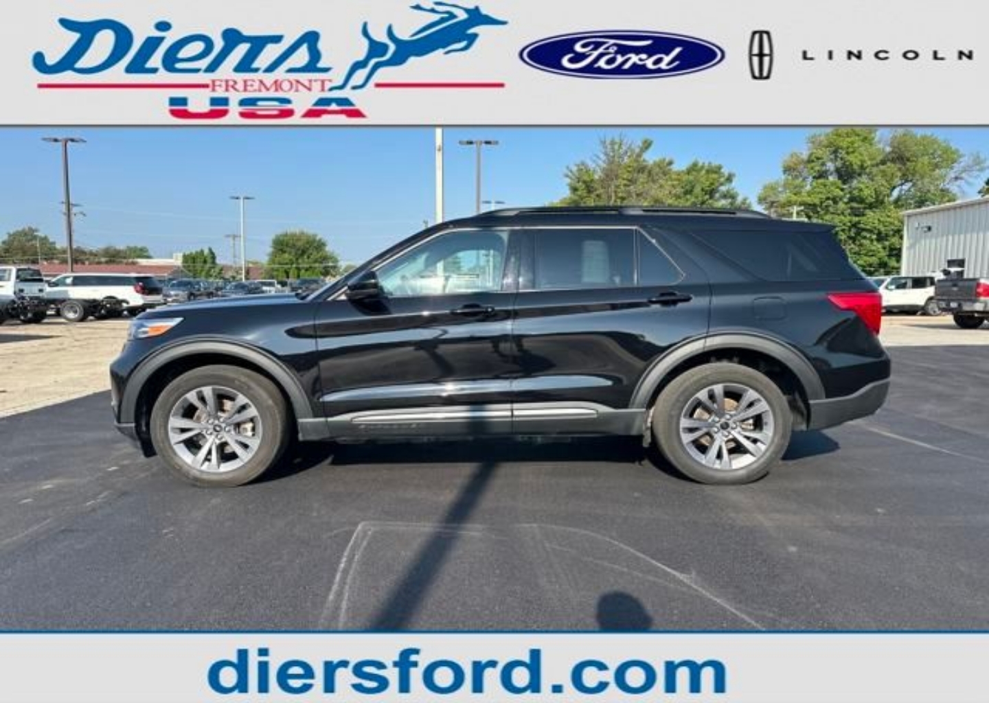 2023 Ford Explorer XLT's photo