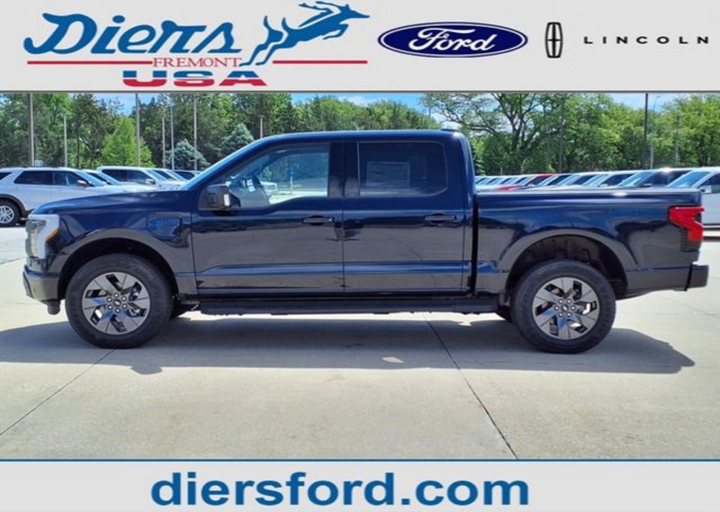 2025 Ford F-150 Lightning Flash's photo