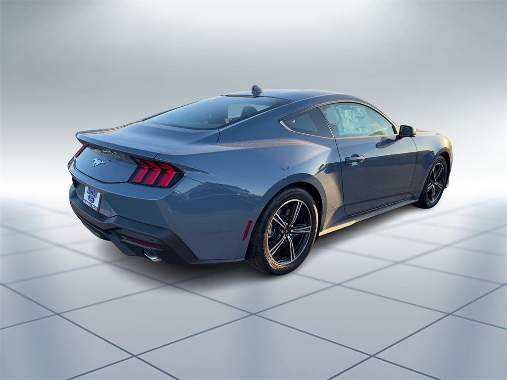 2025 Ford Mustang EcoBoost photo 3