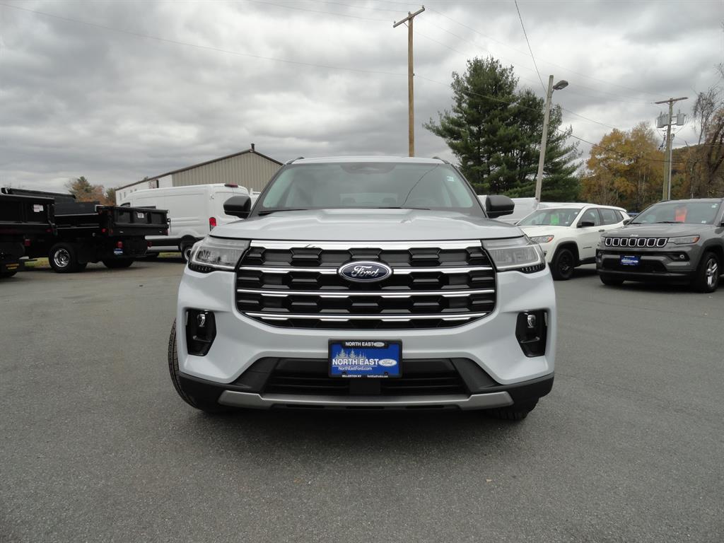 2026 Ford Explorer photo 2