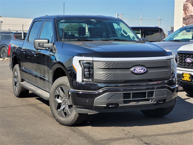 2025 Ford F-150 Lightning LARIAT
