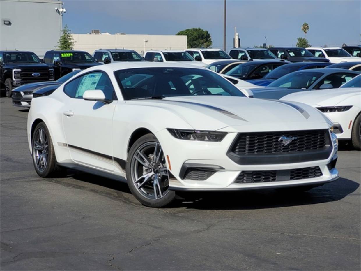 2025 Ford Mustang EcoBoost's photo