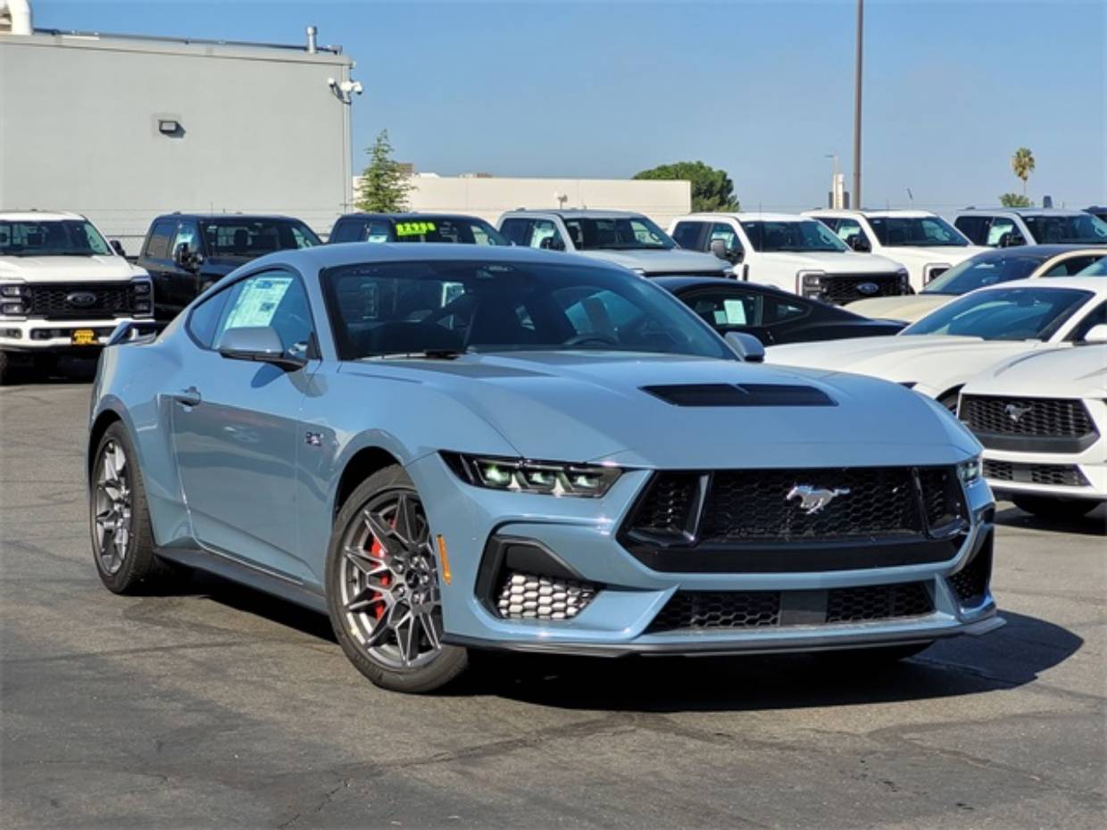 2025 Ford Mustang GT Premium's photo