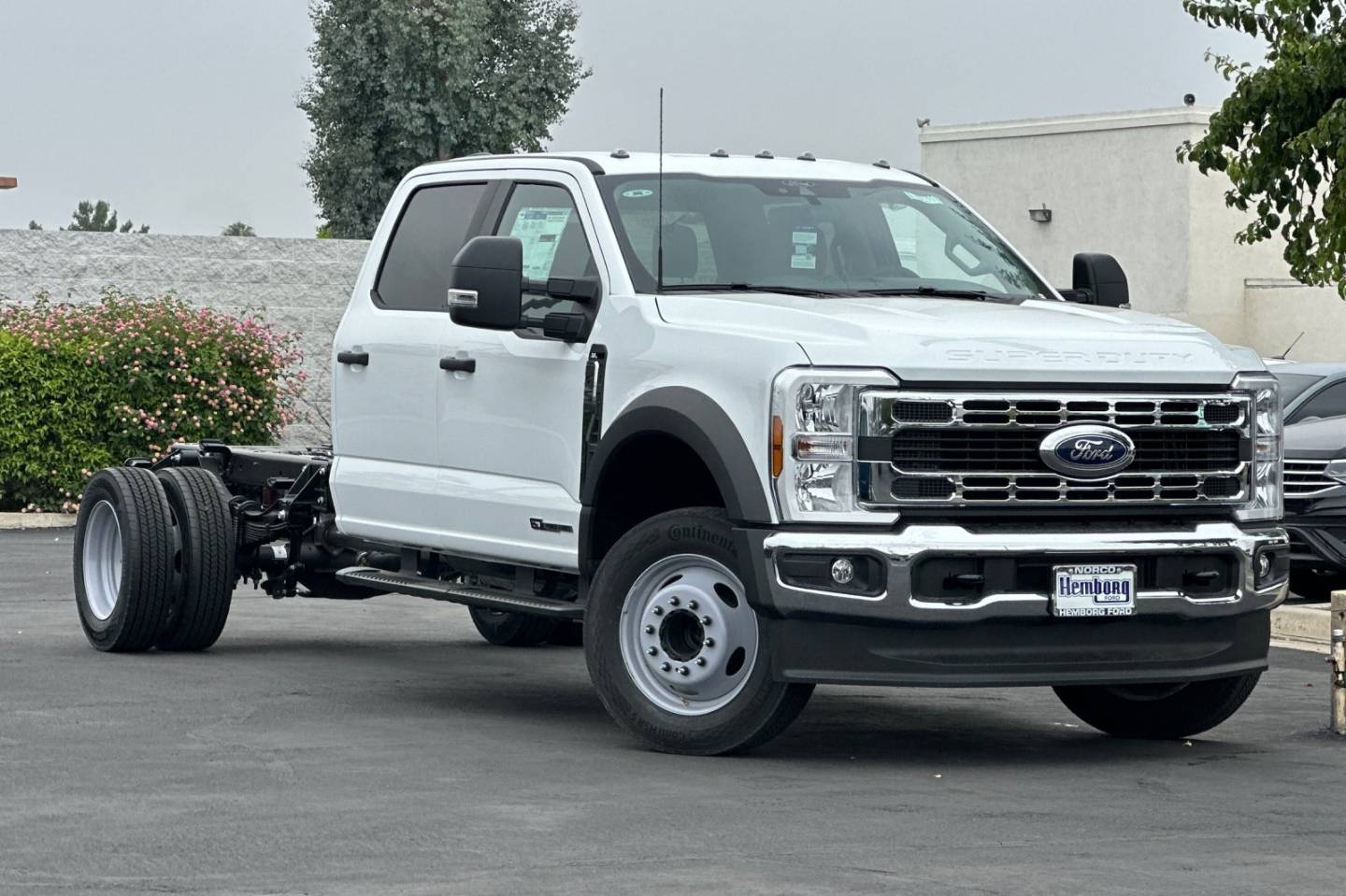 2025 Ford F-450 Super Duty Chassis Cab XL's photo