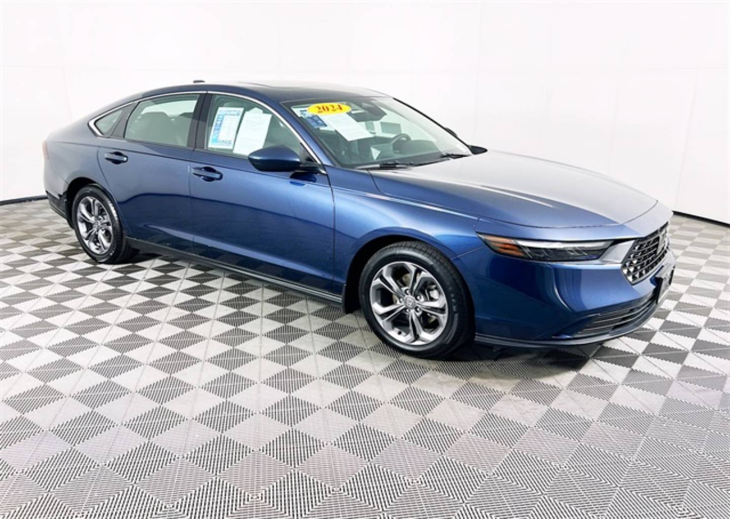 2024 Honda Accord EX's photo