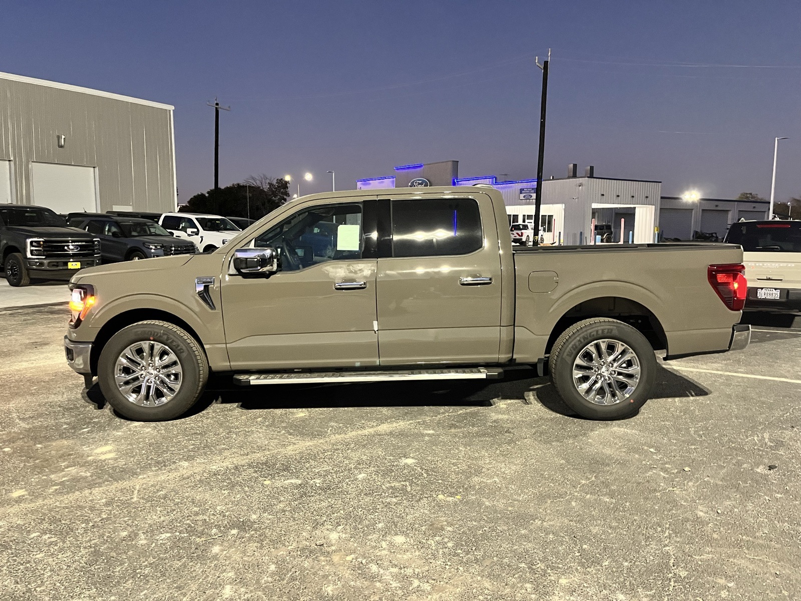 2025 Ford F-150 XLT photo 2