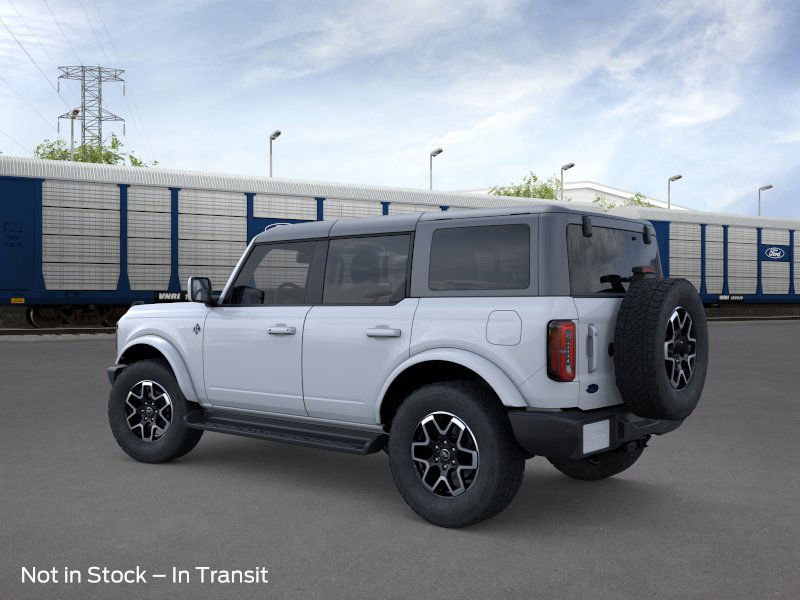 2025 Ford Bronco Outer Banks photo 2