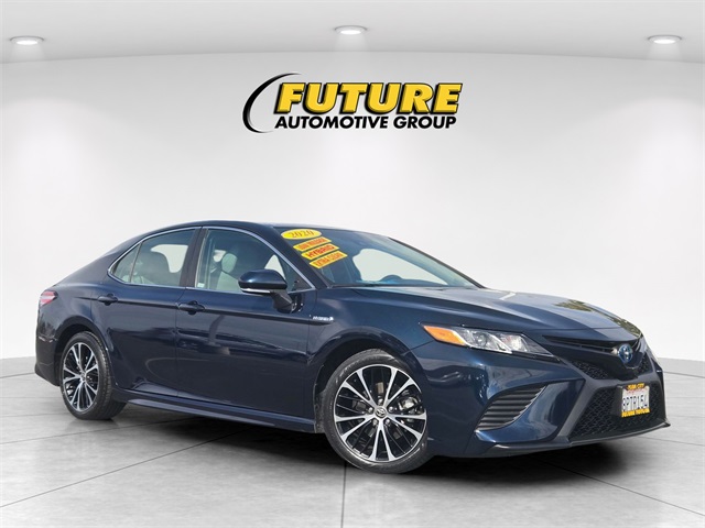 2020 Toyota Camry Hybrid SE