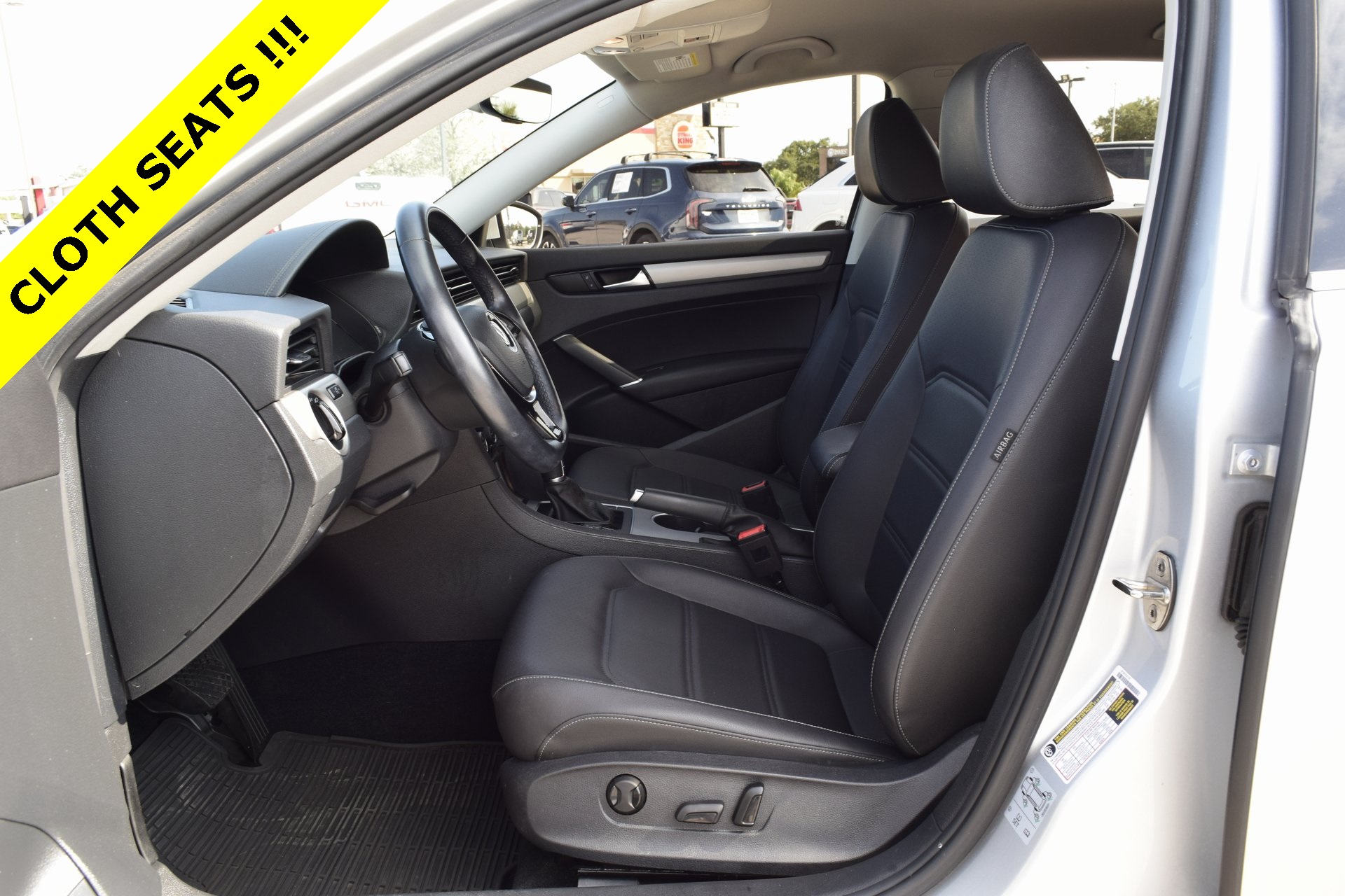 2020 Volkswagen Passat 2.0T SE photo 3