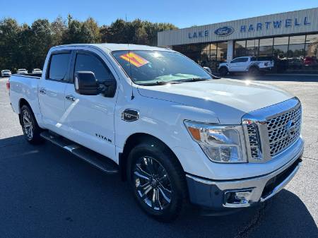 2017 Nissan Titan SV