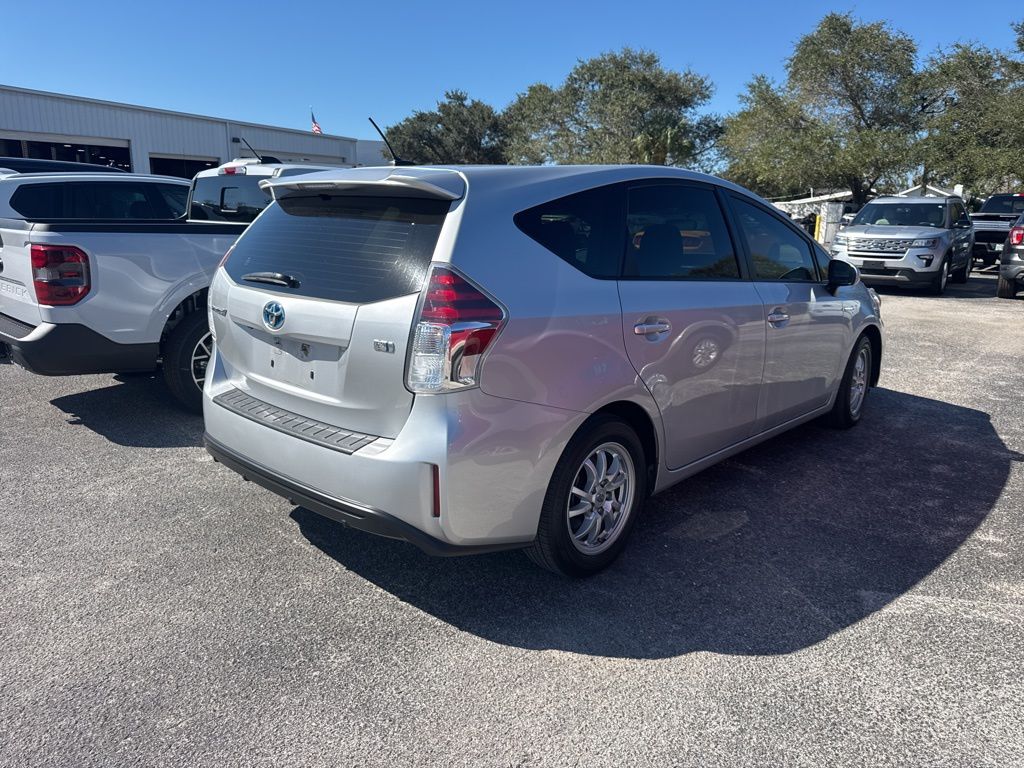 2015 Toyota Prius V Five photo 2