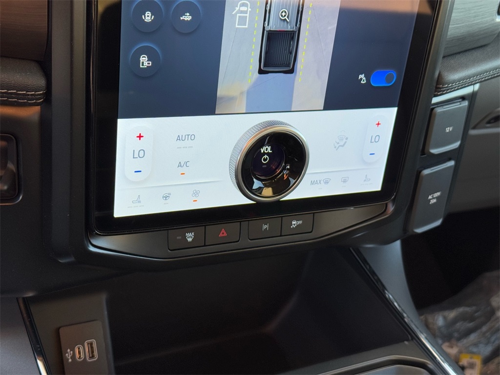 2025 Ford F-150 Lightning photo 2