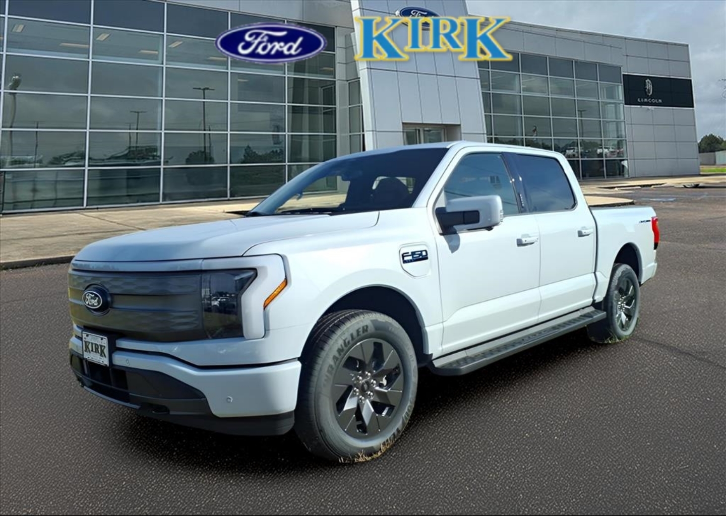 2025 Ford F-150 Lightning Lariat's photo