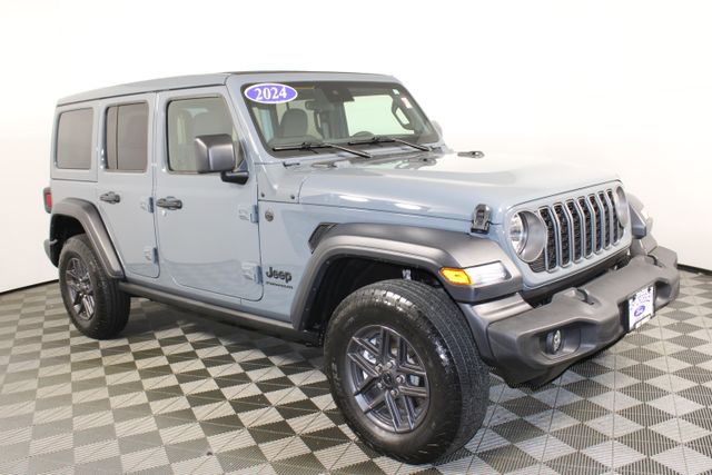 Used 2024 Jeep Wrangler 4-Door Sport S with VIN 1C4PJXDG2RW353619 for sale in Kansas City