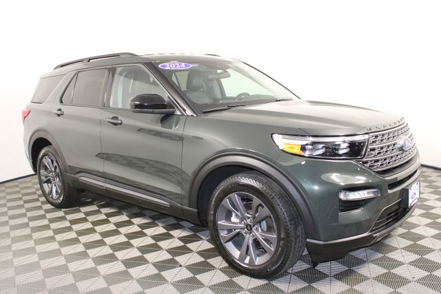 Used 2024 Ford Explorer XLT with VIN 1FMSK8DH8RGA12432 for sale in Kansas City