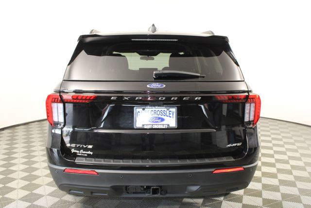 2026 Ford Explorer photo 2