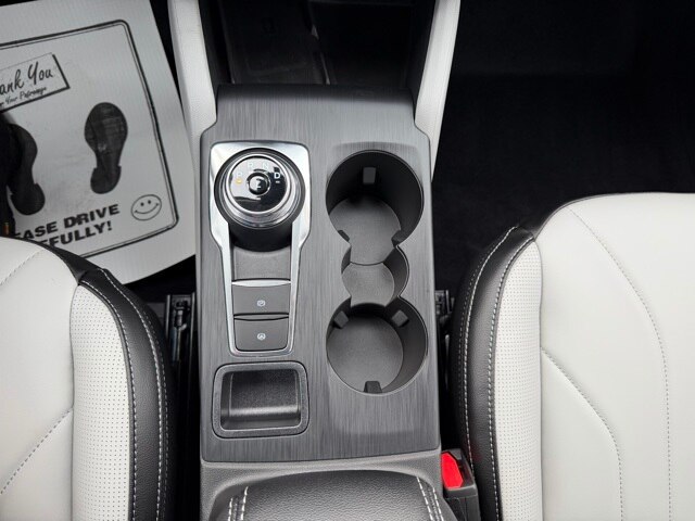 2026 Ford Escape Hybrid Platinum photo 2