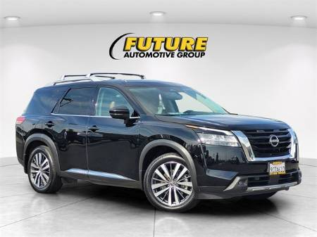 2022 Nissan Pathfinder Platinum