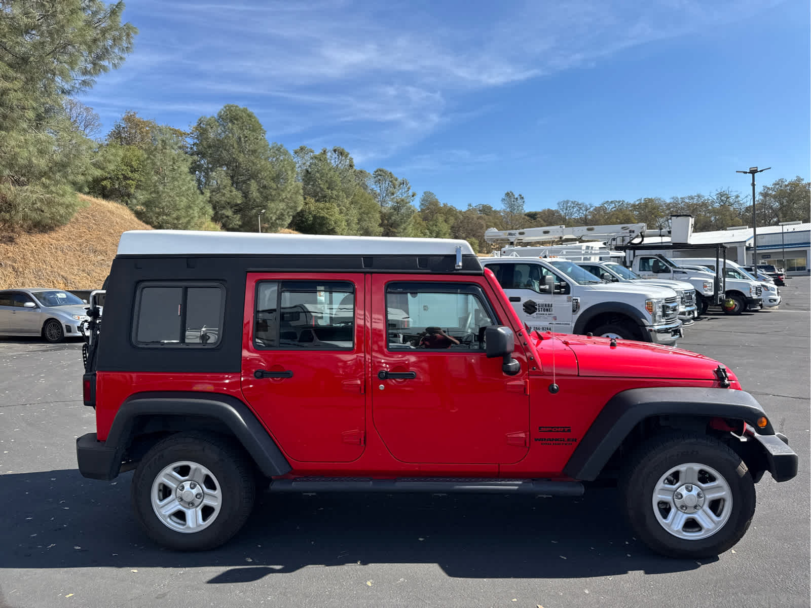 2017 Jeep Wrangler Unlimited Sport photo 4