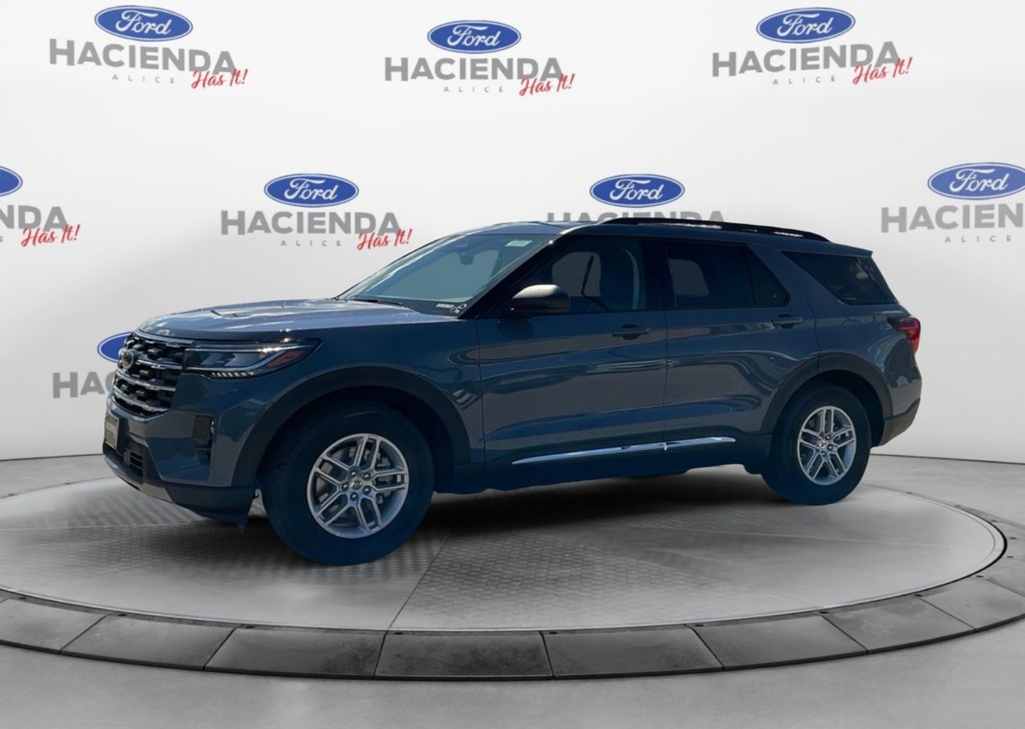 2025 Ford Explorer Active's photo