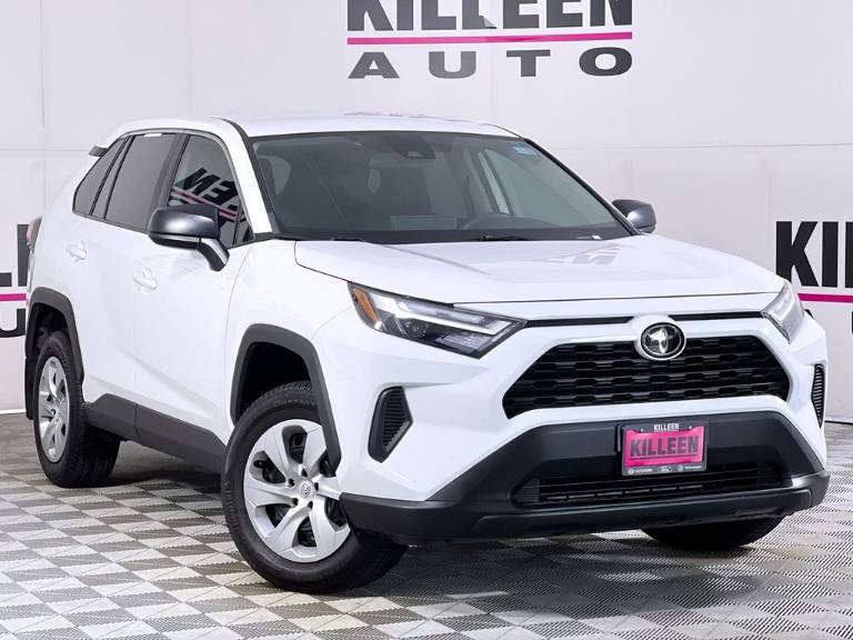 2023 Toyota RAV4 LE