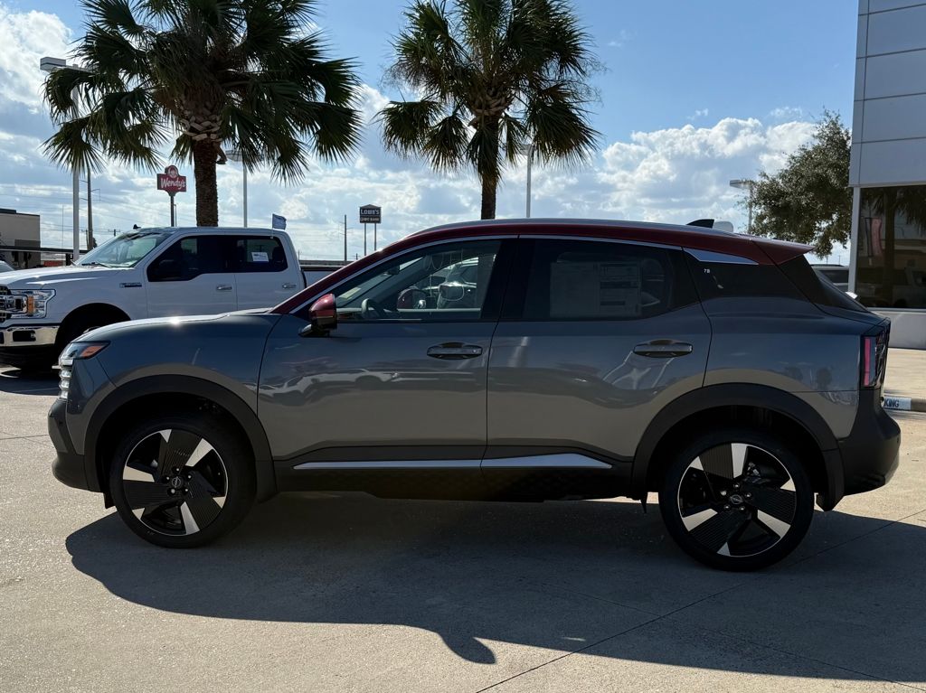 2026 Nissan Kicks SR photo 4