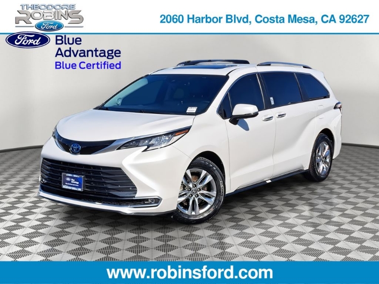 2023 Toyota Sienna Limited