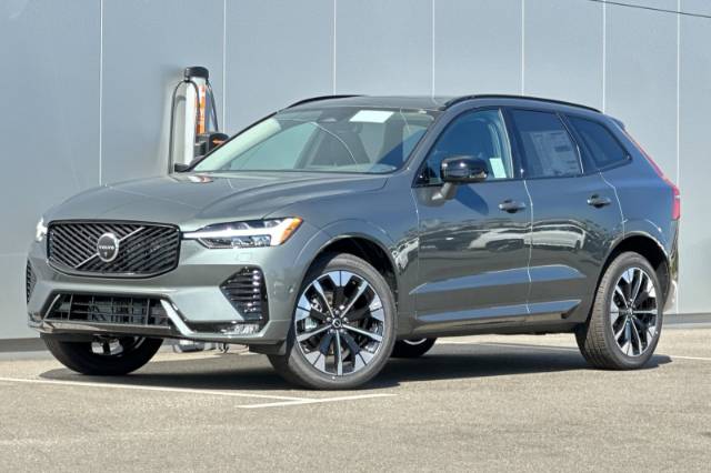 2026 Volvo XC60 B5 Plus