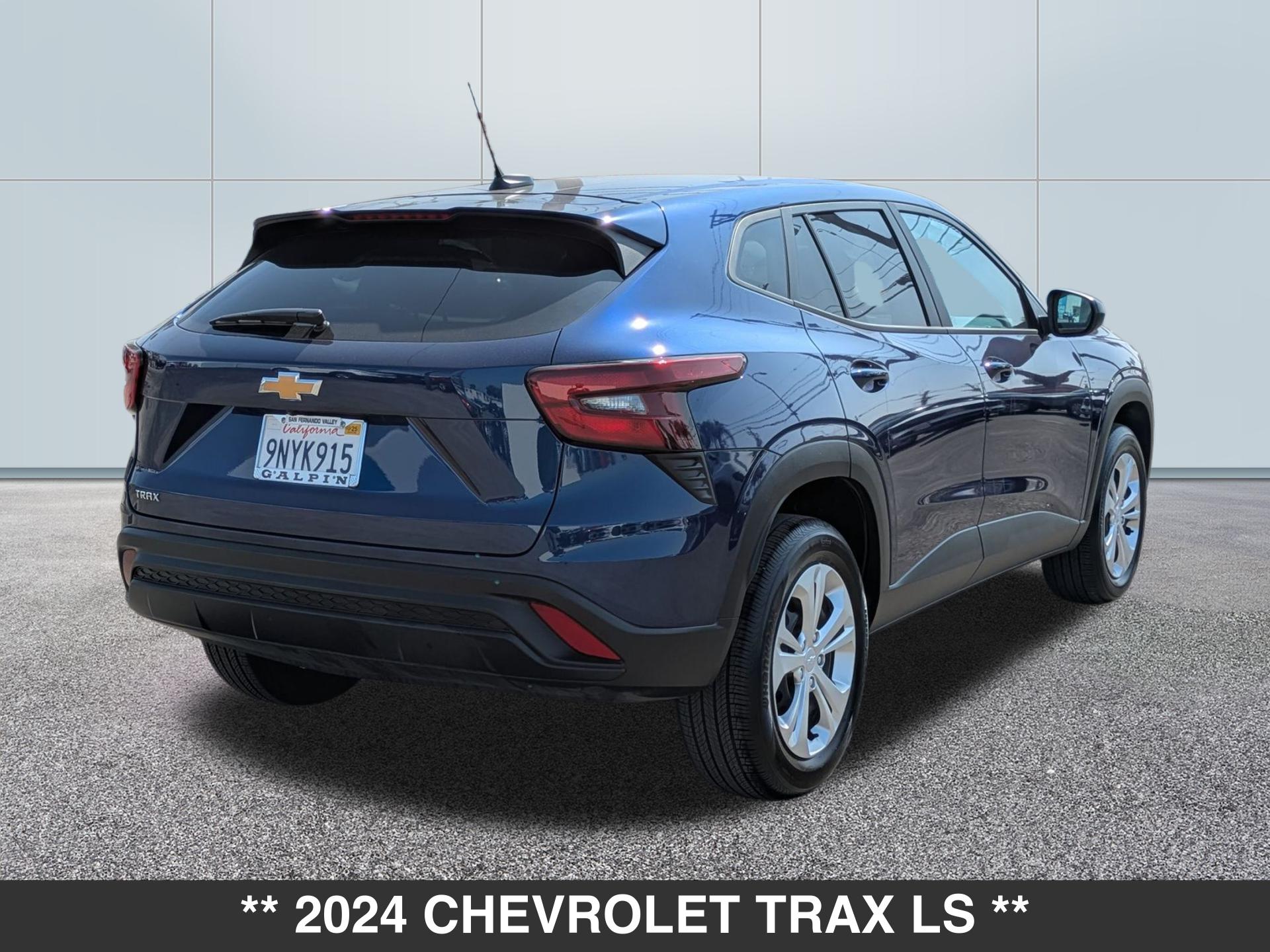2024 Chevrolet Trax LS photo 2