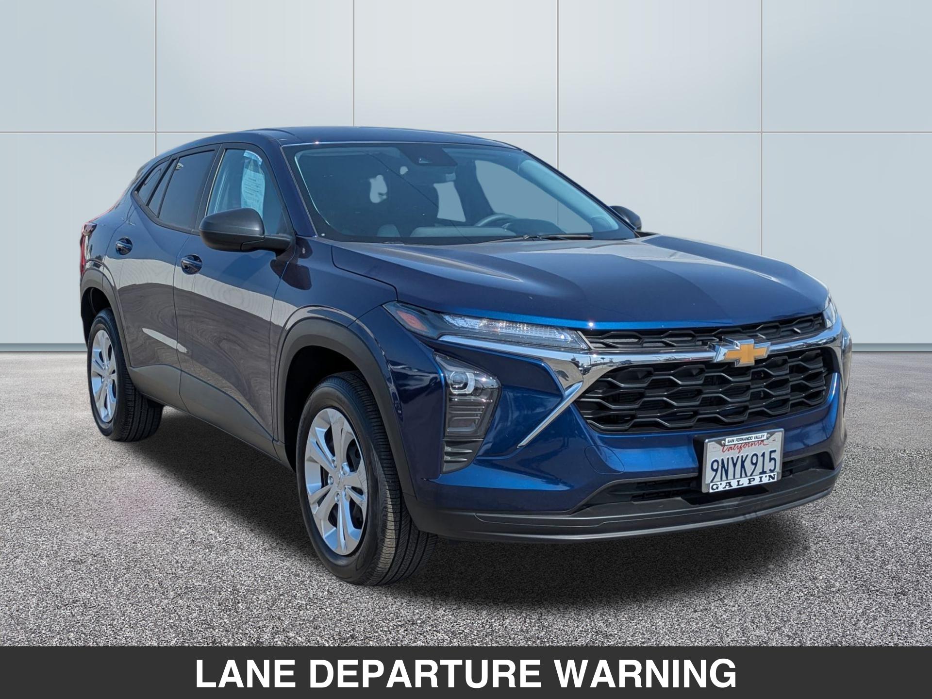 2024 Chevrolet Trax LS photo 4