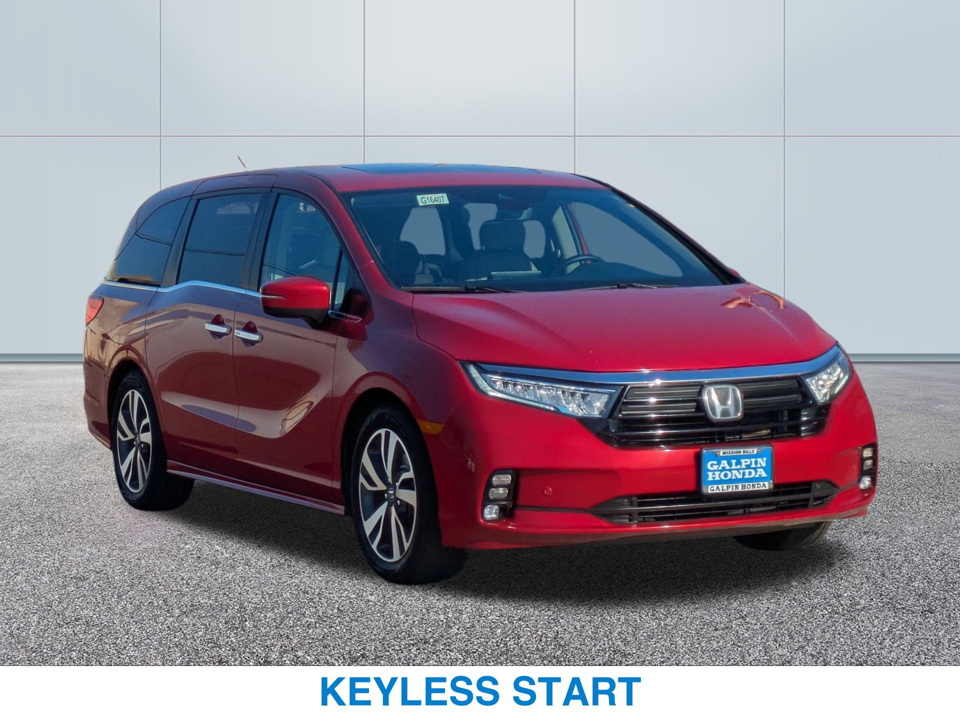 2023 Honda Odyssey Touring photo 2