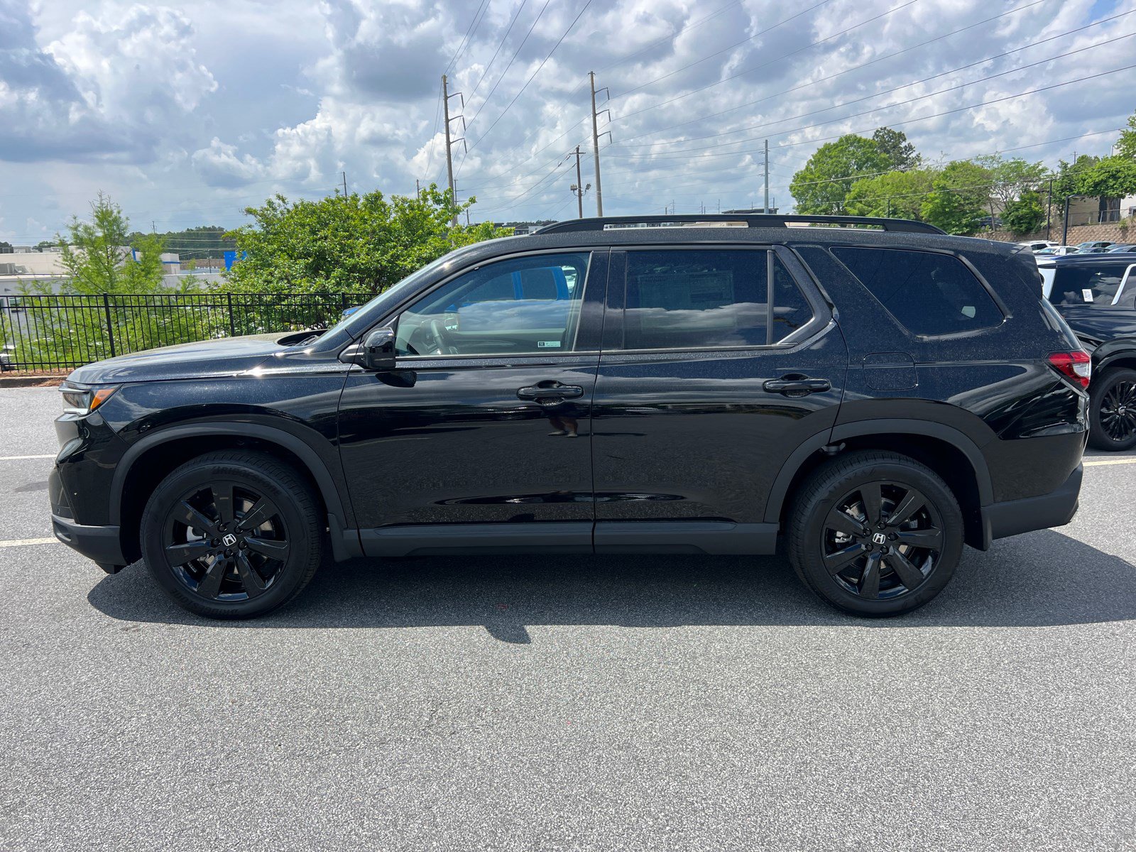 2025 Honda Pilot Black Edition photo 3