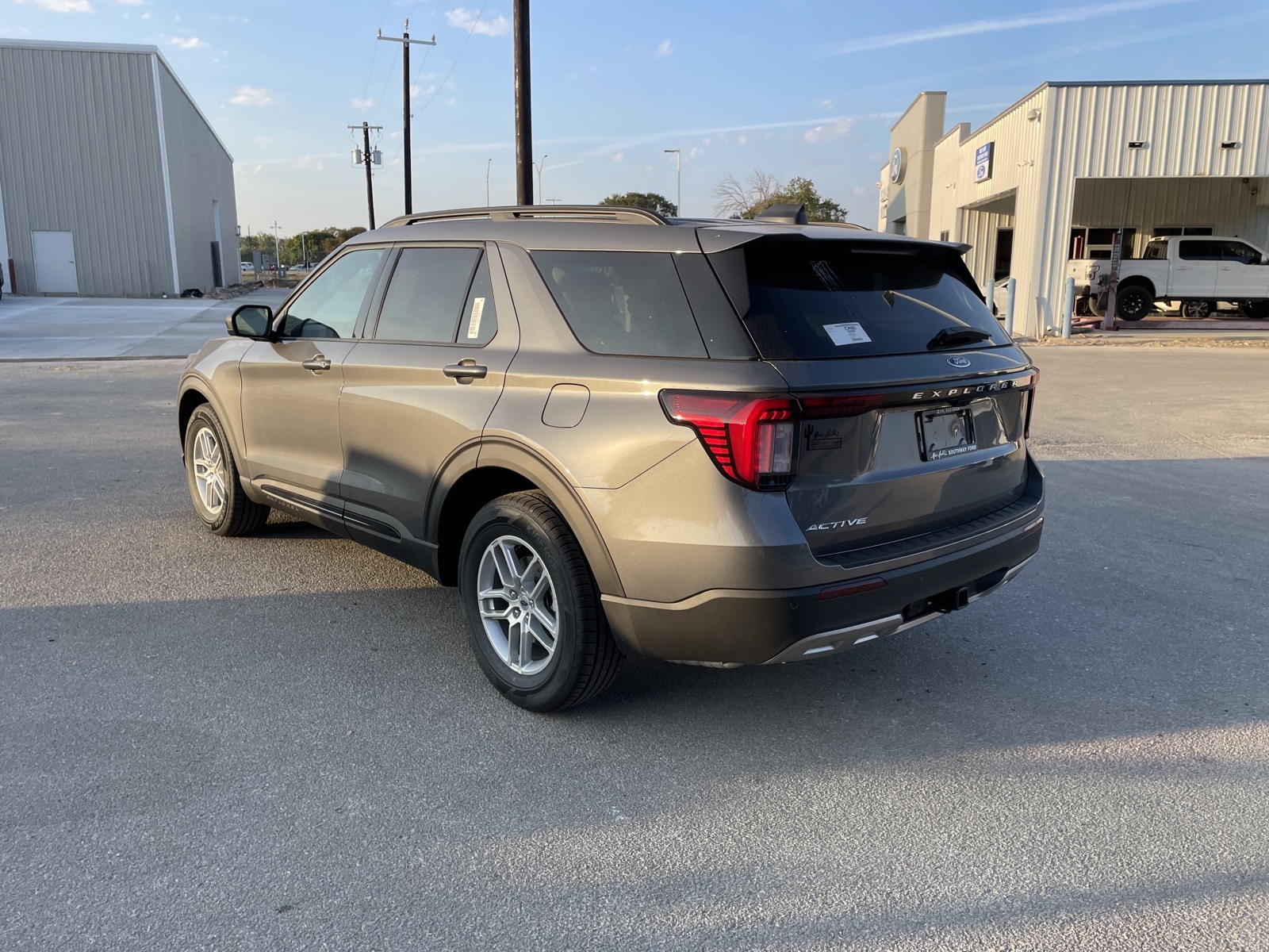 2026 Ford Explorer photo 2