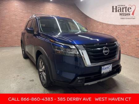 2023 Nissan Pathfinder SL